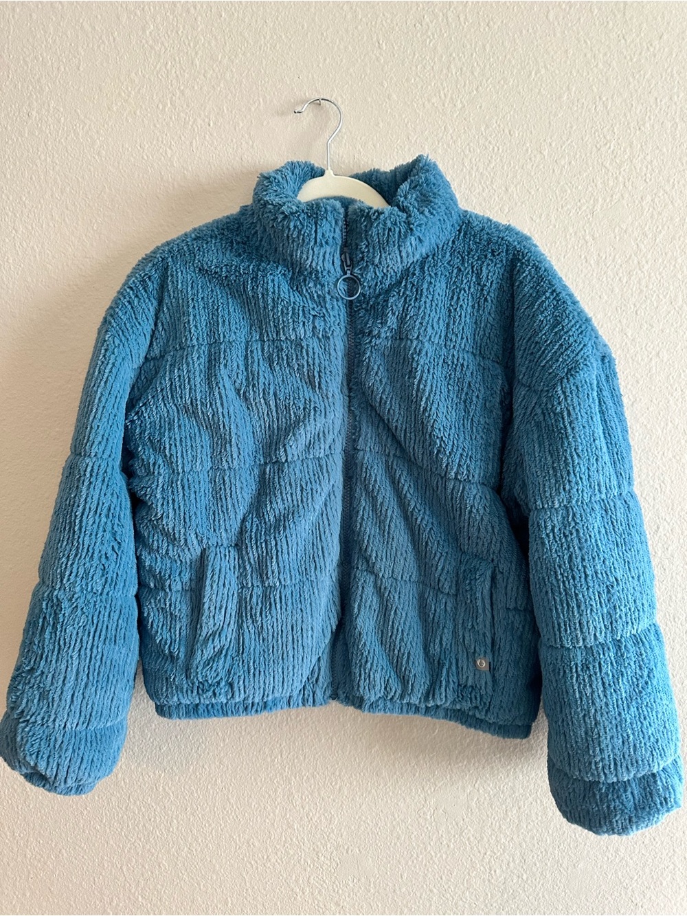 the American Outdoorsman Women SOFT Faux Fur Bomber Teal size S